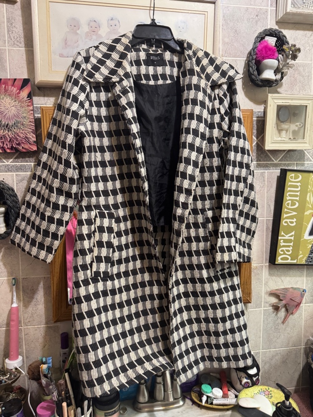 Week & coat - Picture 2 of 7